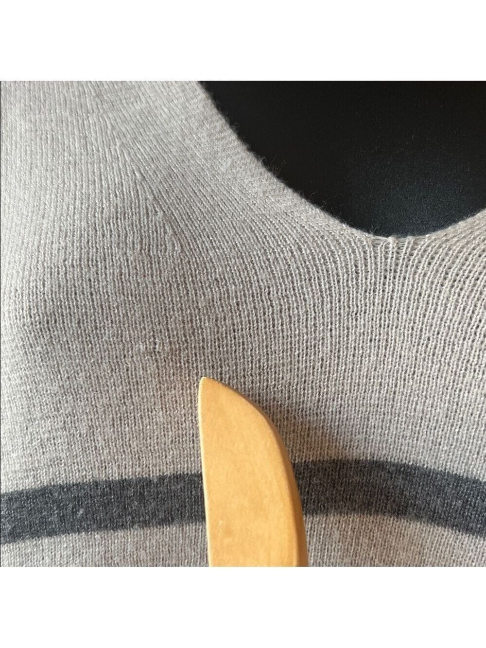 BANANA REPUBLIC Gray Striped VEE PULLOVER V-Neck Merino Wool Sweater - Picture 12 of 16